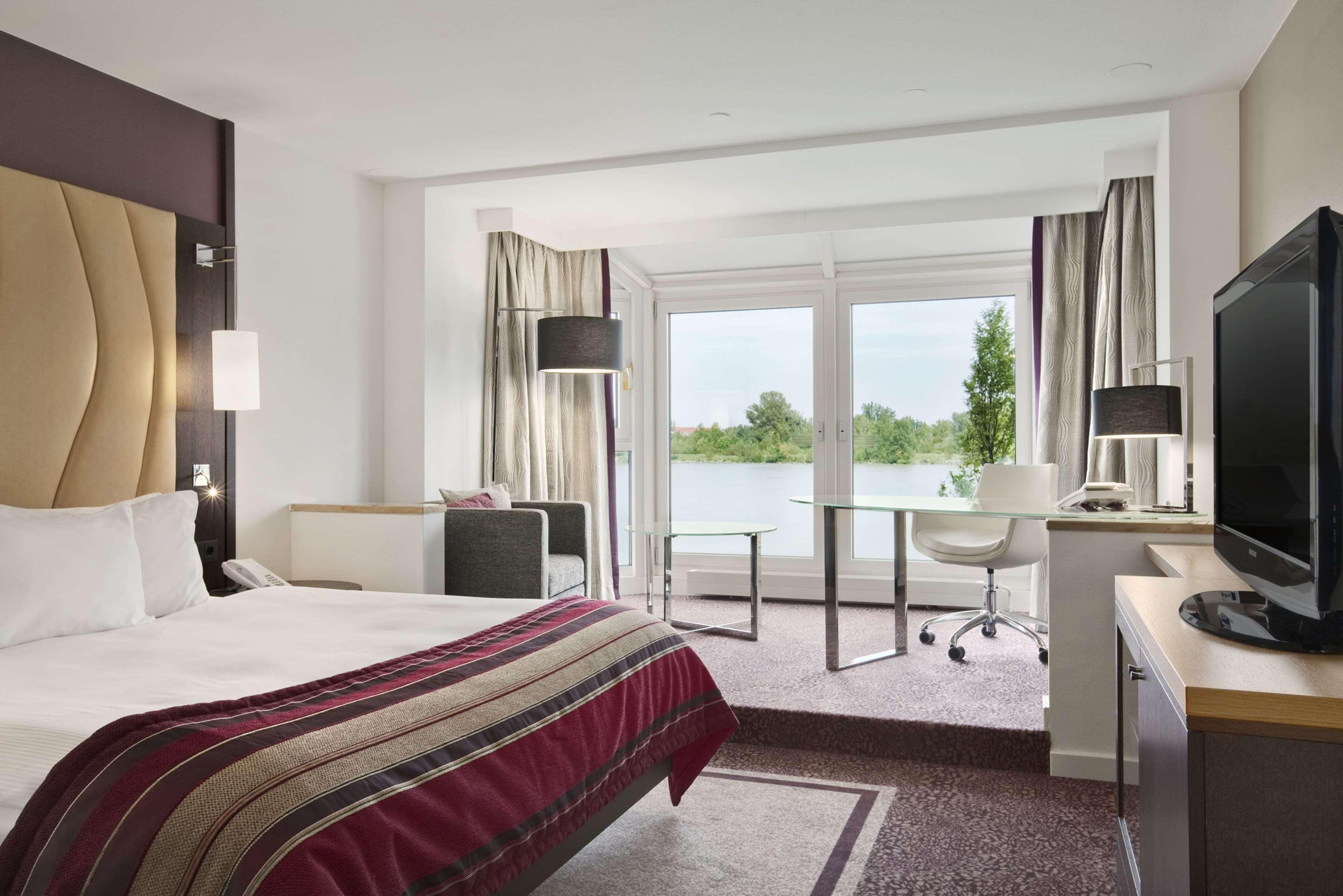 Hotel Hilton Danube Waterfront
